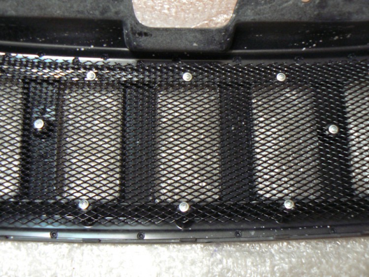 Решетка радиатора на Рено Дастер 2011-2015 в стиле ЧЕРОКИ (Jeep Cherokee Style)