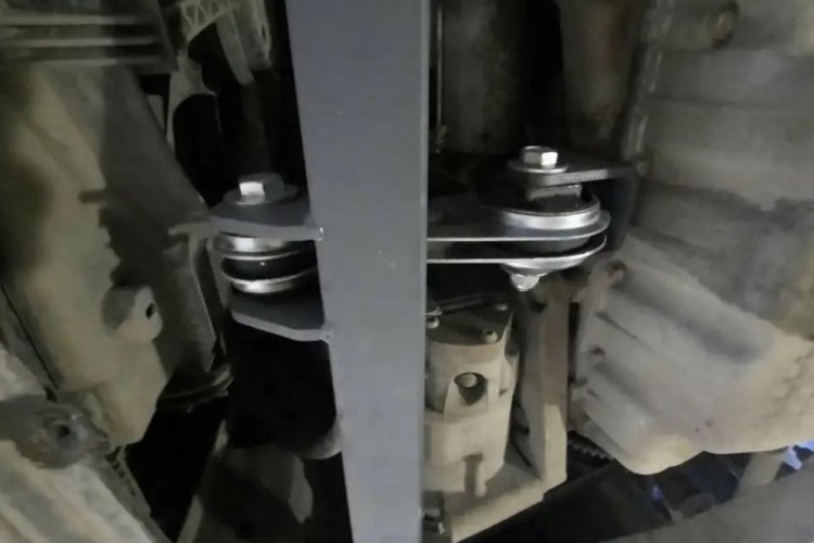 Дополнительная опора двигателя Лада Веста (двиг. ВАЗ-21129, ВАЗ-21179) С ПОДУШКОЙ